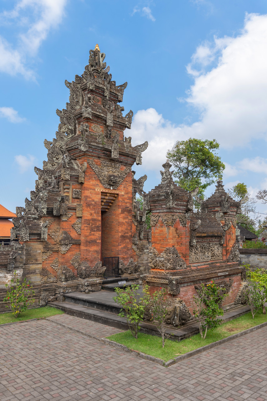 Puri Ubud kraton karajan kina